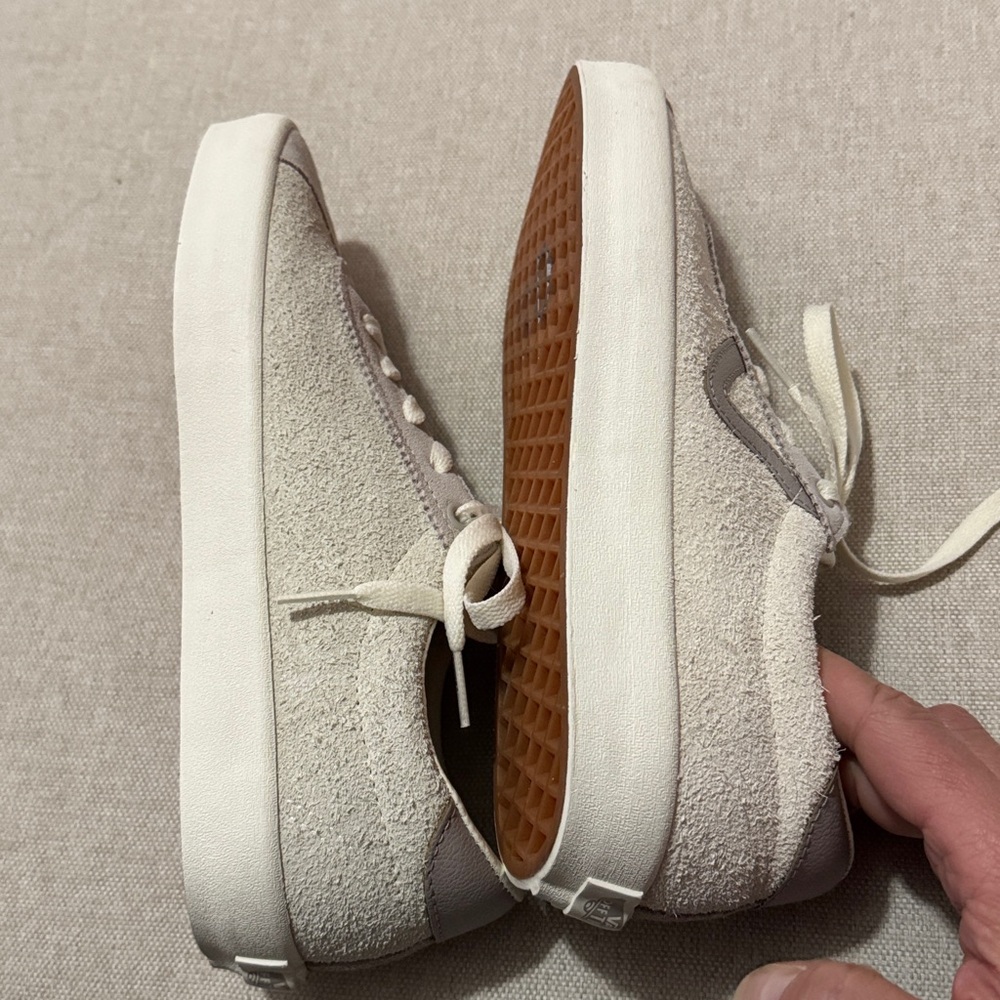 NWT VANS Brushed Sueded Leather Sneaker-Gray-Wmns 8.5/Mens 7 - Picture 8 of 13